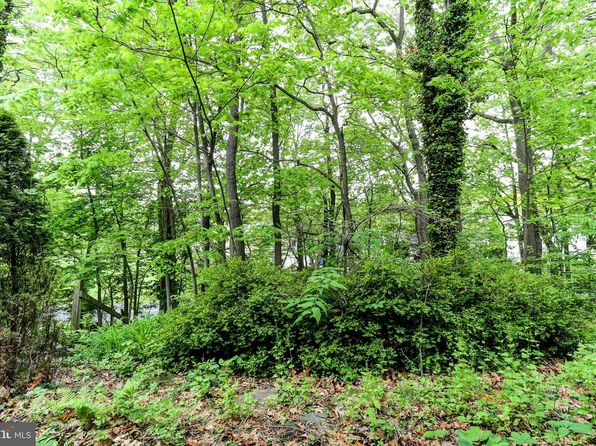 609 Cedar Ridge Ln, Mechanicsburg, PA 17055