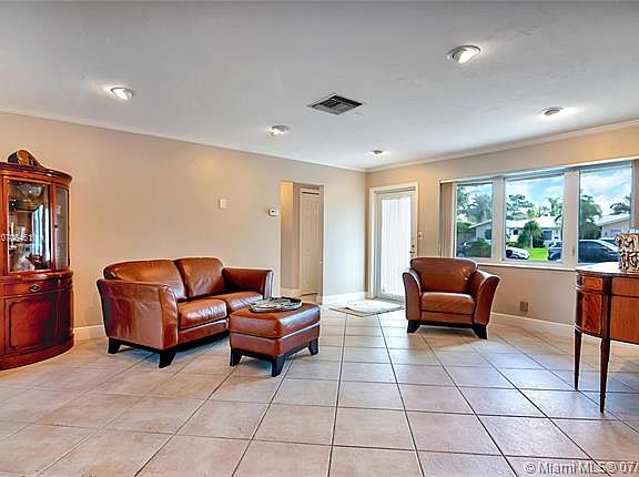 Home For Sale In Coral Ridge Isles