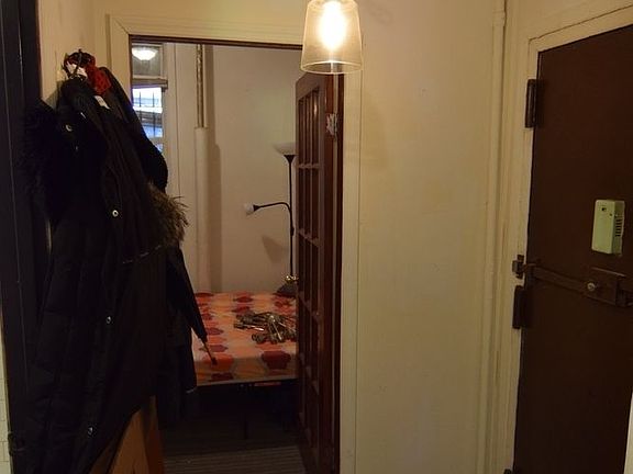 5th image of 268 Franklin St APT 1L