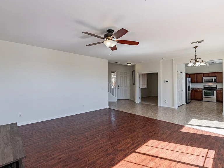 7416 S 27th Pl — Photo 9