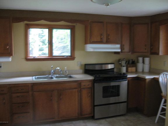 4th image of 36520 Augustana Dr