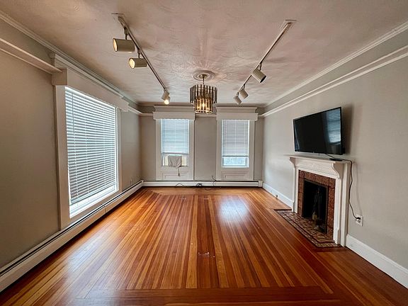 2nd image of 75 Putnam Pike APT 4