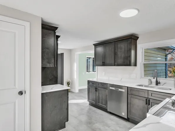 88 Barna St, Ludlow, MA 01056