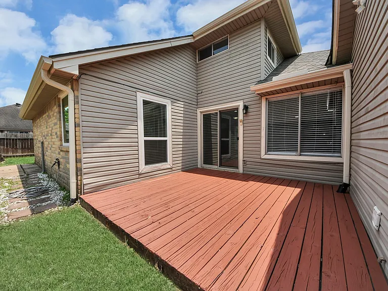 17011 Dusty Mill Dr W — Photo 30