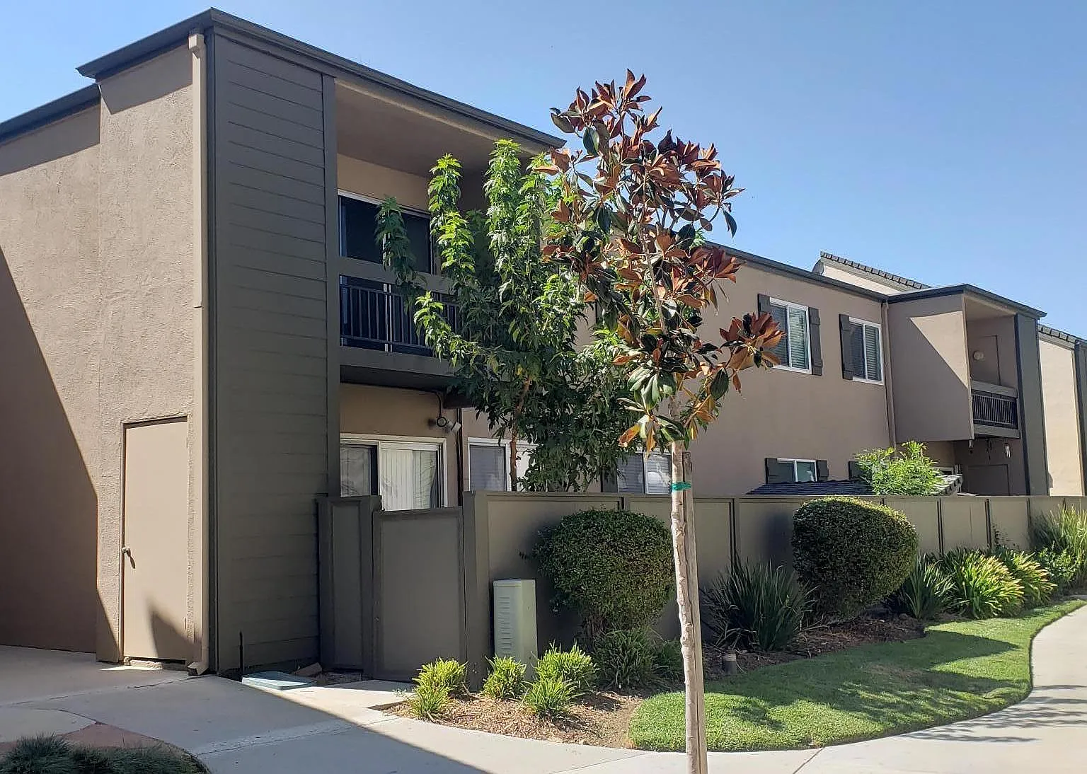 25715 Hogan Dr — Photo 1