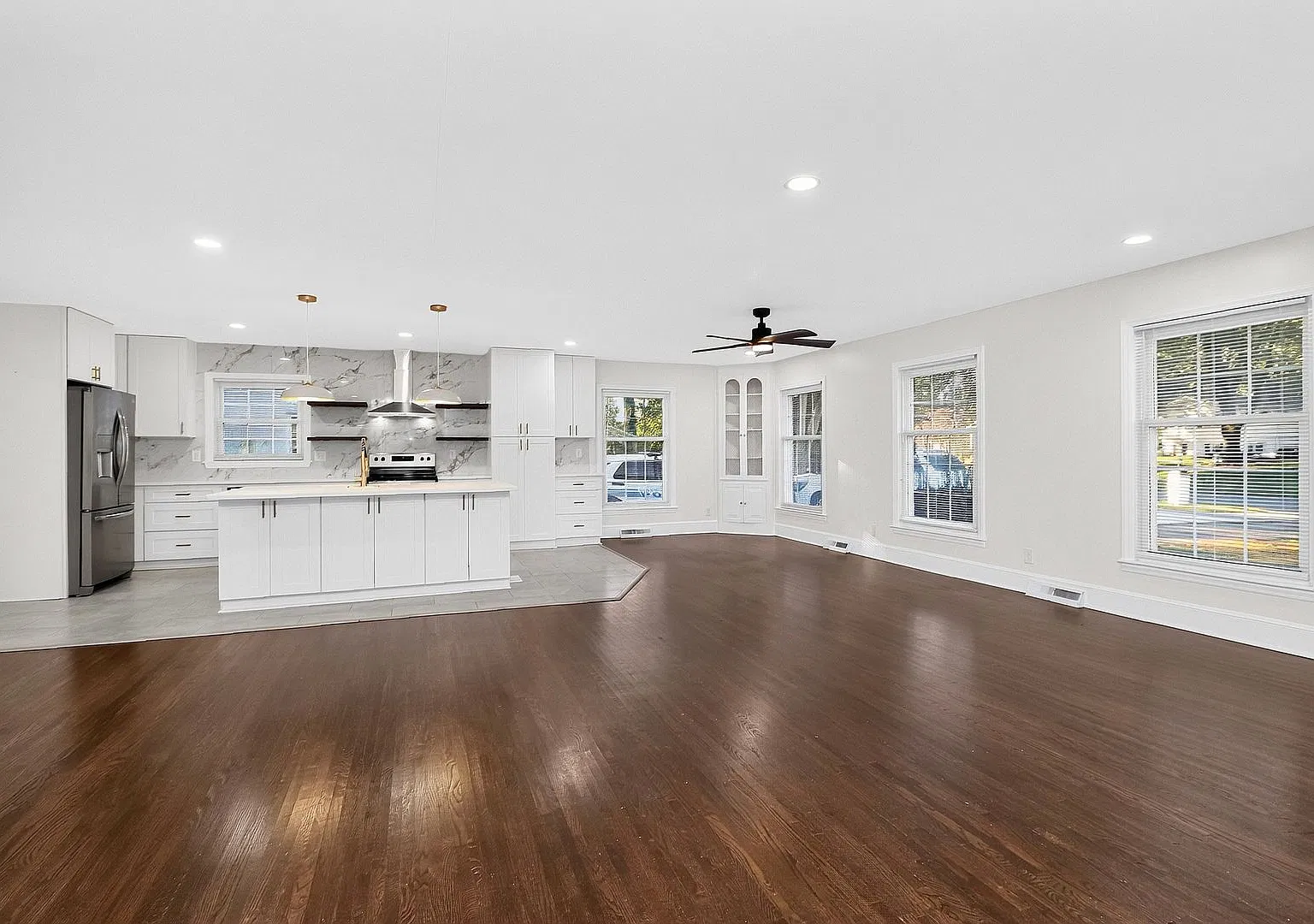 Newly renovated home - 3 Bed/2 Bath — Photo 3