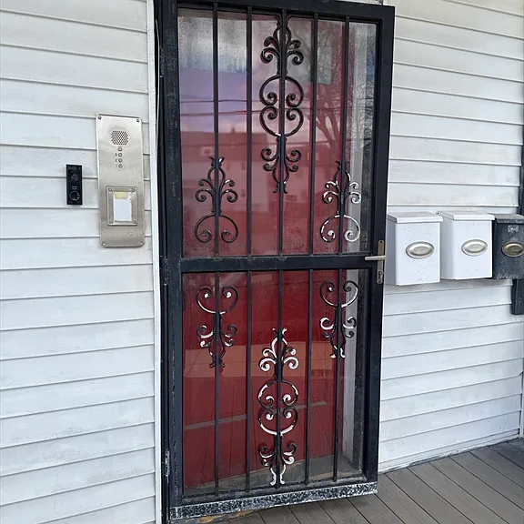 8 Astoria St #2 — Photo 2