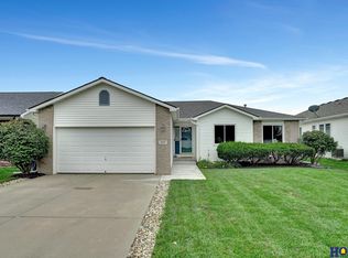 2837 Whitlock Rd, Lincoln, NE 68516