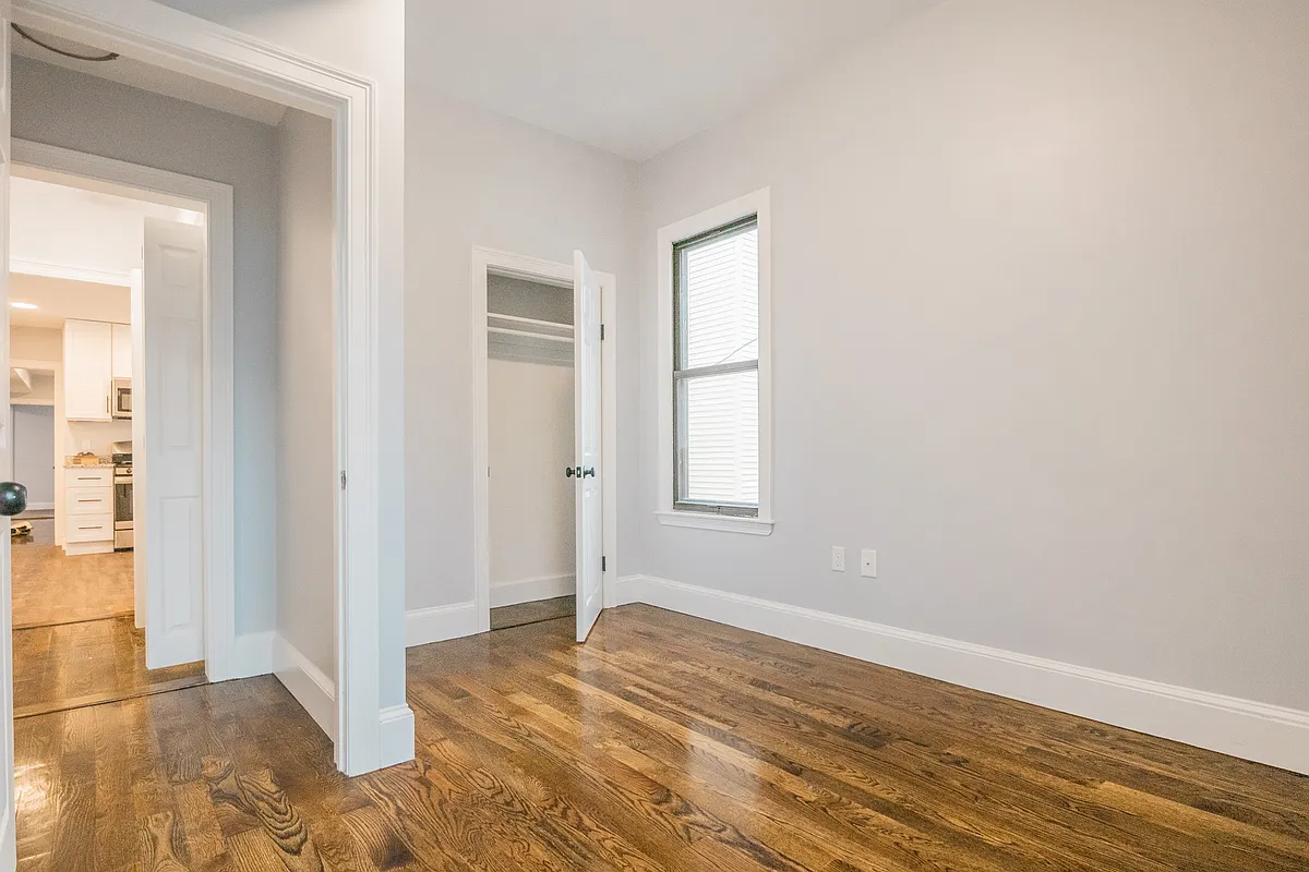 Building Photo - 344 Saratoga St #3