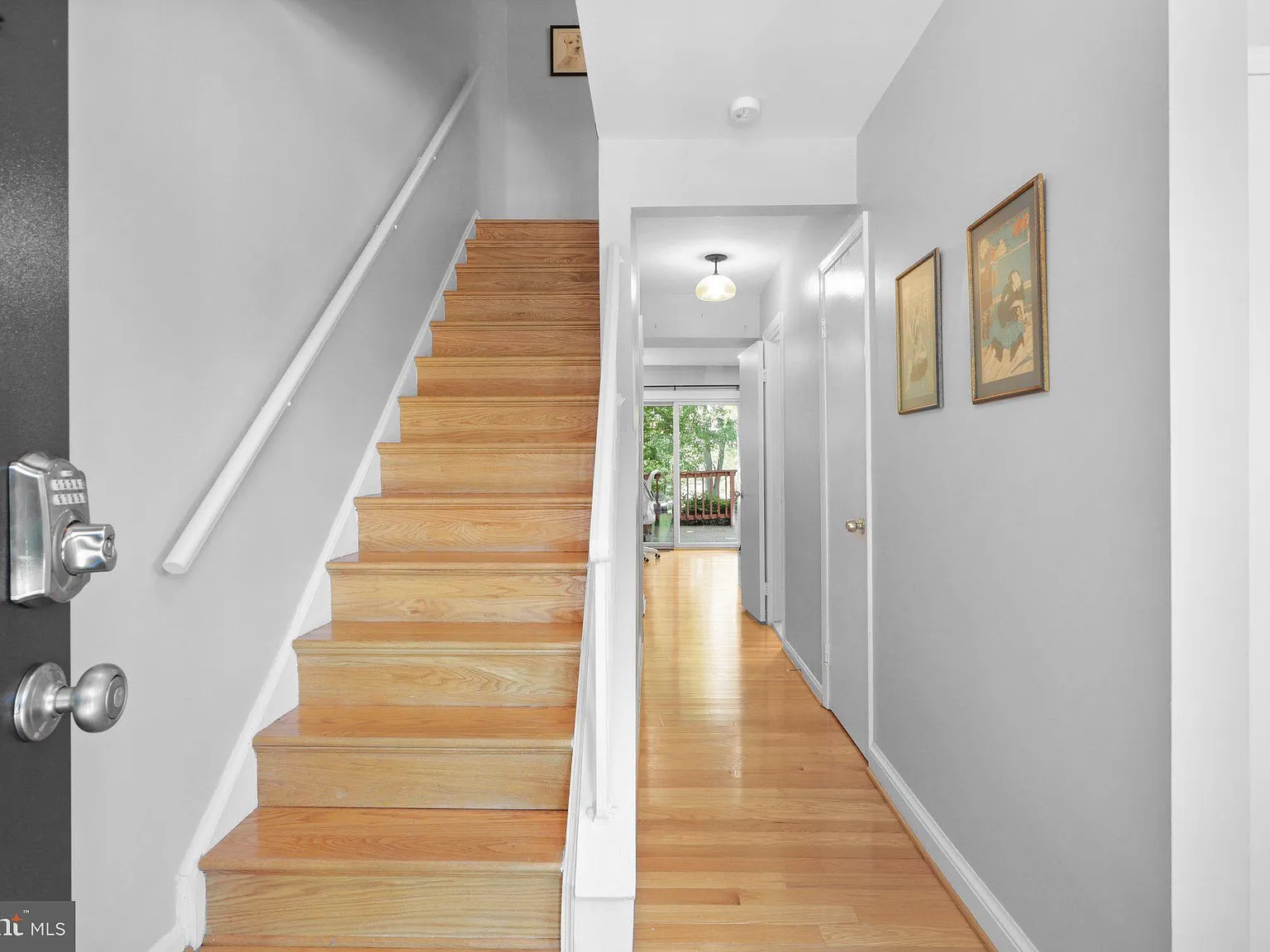 3 bed, 4.0 bath, 1386 sqft, $3,150 — Photo 3