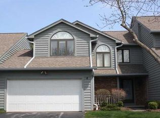 4 Shanbrook Dr, Greece, NY 14612