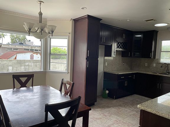 4th image of 929 Abbot Ave #A