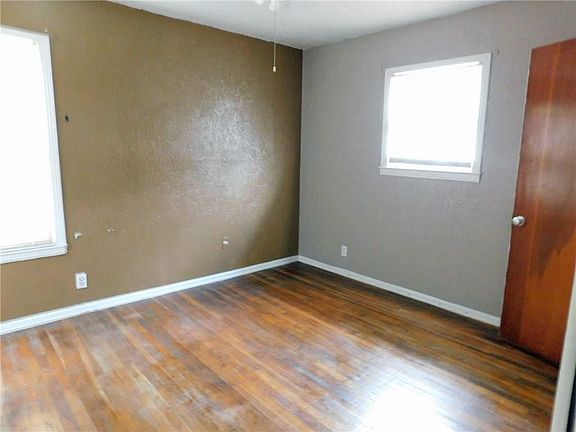 5th image of 1108 Whitaker Dr