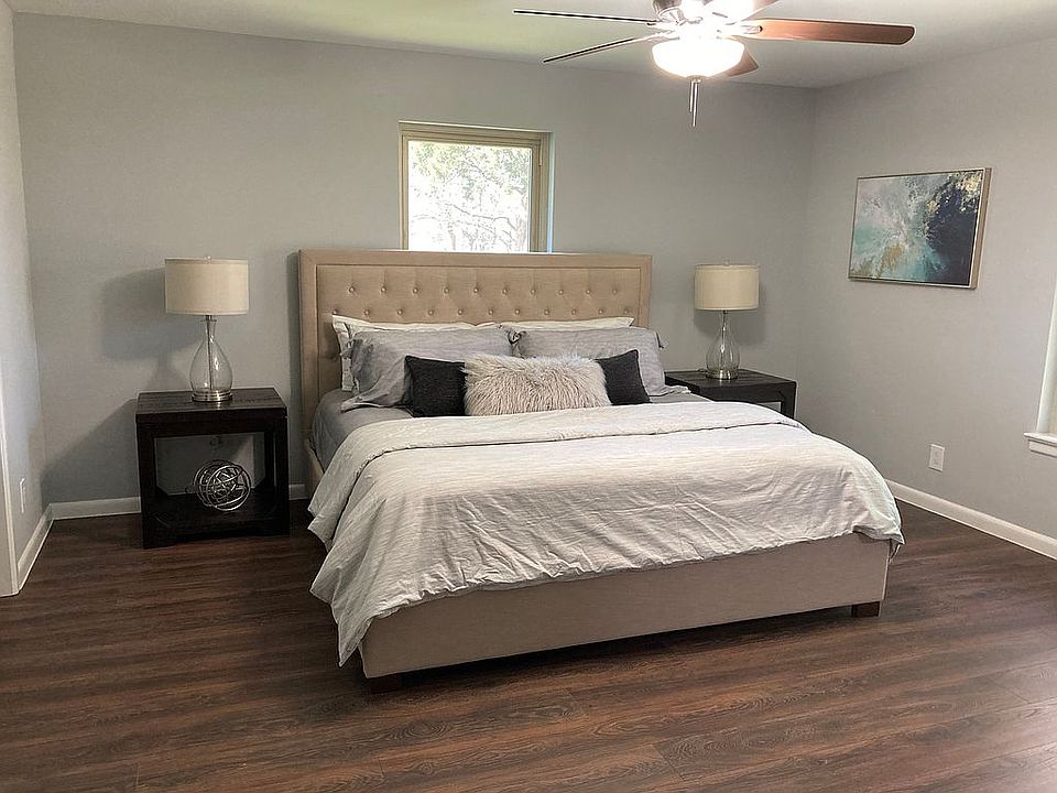 1st image of 815 Green Cove Ln