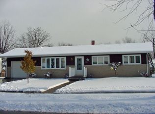 1443 East St, Crete, IL 60417