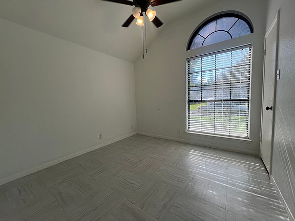 2nd image of 4321 Longhorn Trl