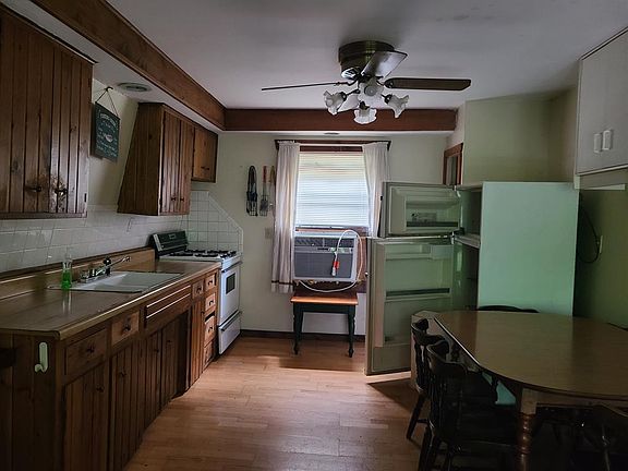 5th image of 709 Luther Ln