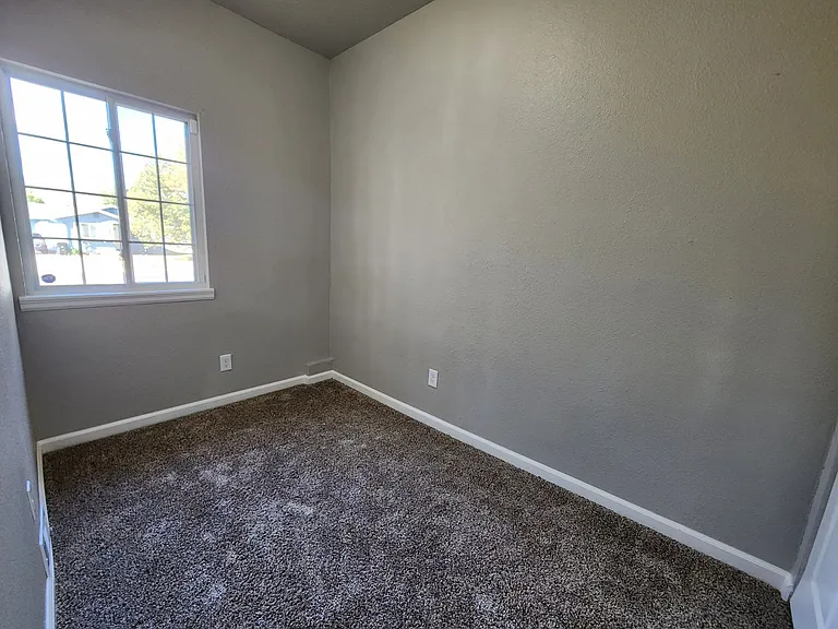 2874 Carmel Cir — Photo 15