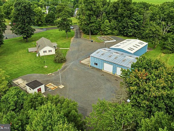 3rd image of 563 Deep Run Rd