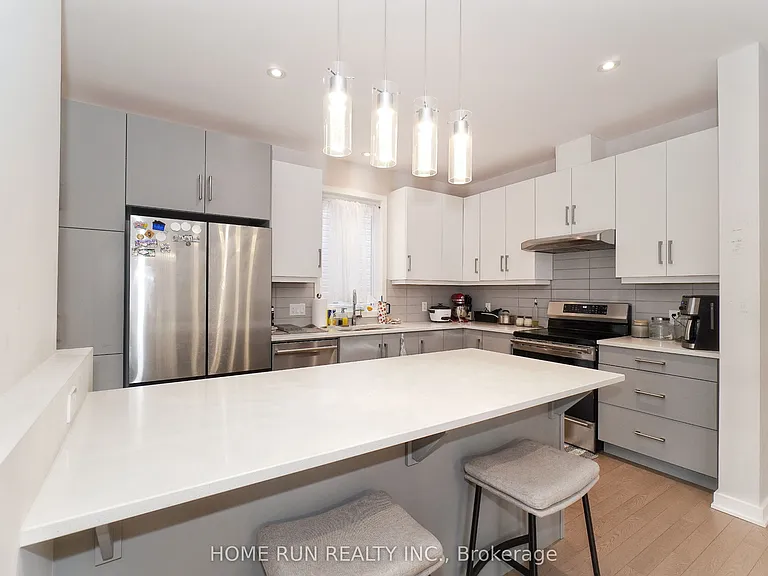 250 Soprano Ave — Photo 8