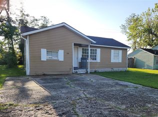 128 Huisache St, Lake Jackson, TX 77566