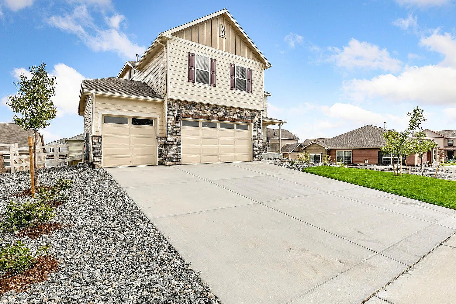 3 bed, 2395 sqft, $3,200 — Photo 3