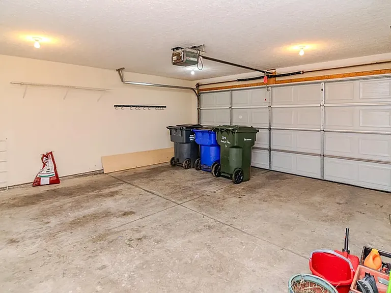 205 Chestnut Ridge Dr — Photo 10