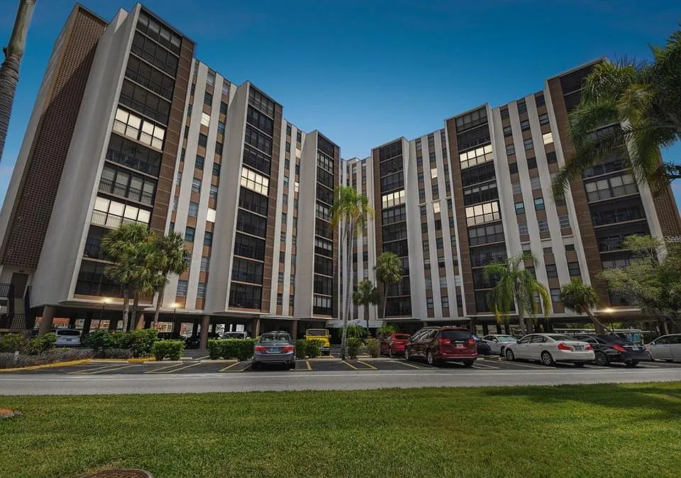 10355 Paradise Blvd #702