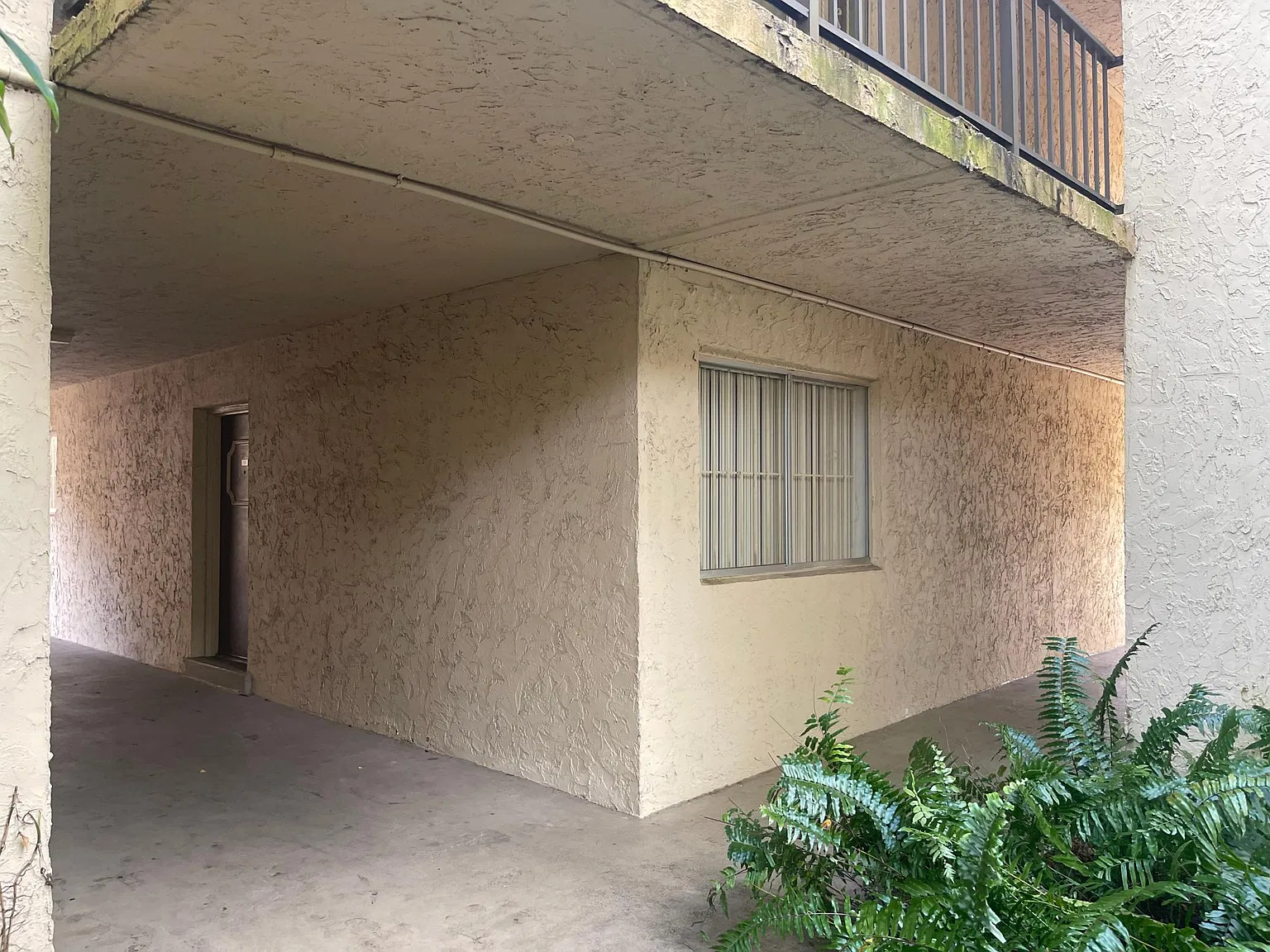 8401 SW 107th Ave — Photo 3