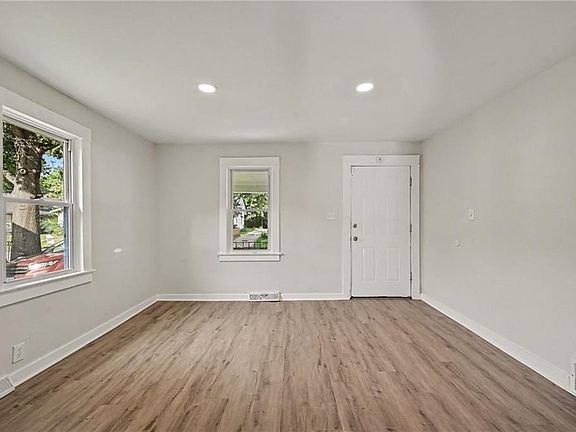 4th image of 619 S Ash Ave