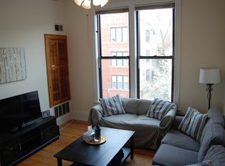 1049 W Roscoe St #2, Chicago, IL 60657