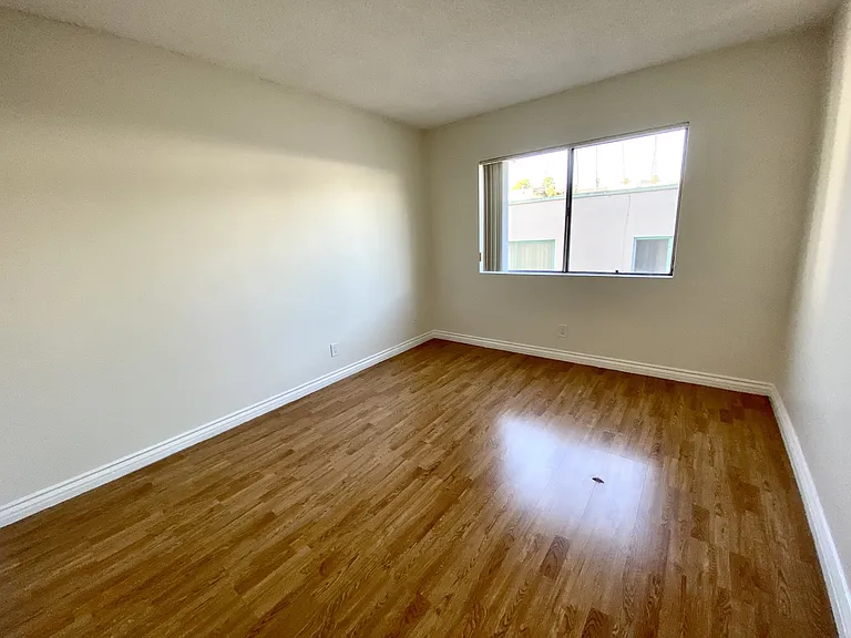 1543 N Bronson Ave #317 — Photo 22