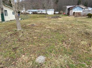 309 11th St, Rainelle, WV 25962