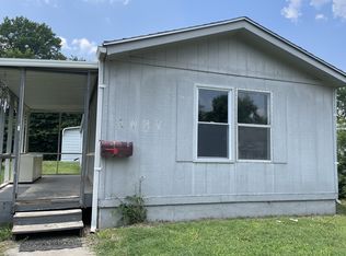 1037 SW Plass Ave, Topeka, KS 66604