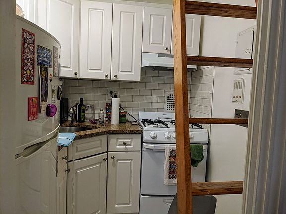 4th image of 9 W 69th St Ph 1