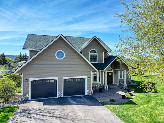 2nd image of 175 Aspen Loop