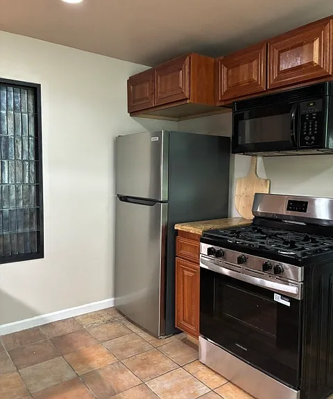 2400 Watson St — Photo 6