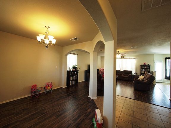 3rd image of 3104 Black Orchid Dr