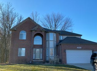 4605 John, Troy, MI 48085