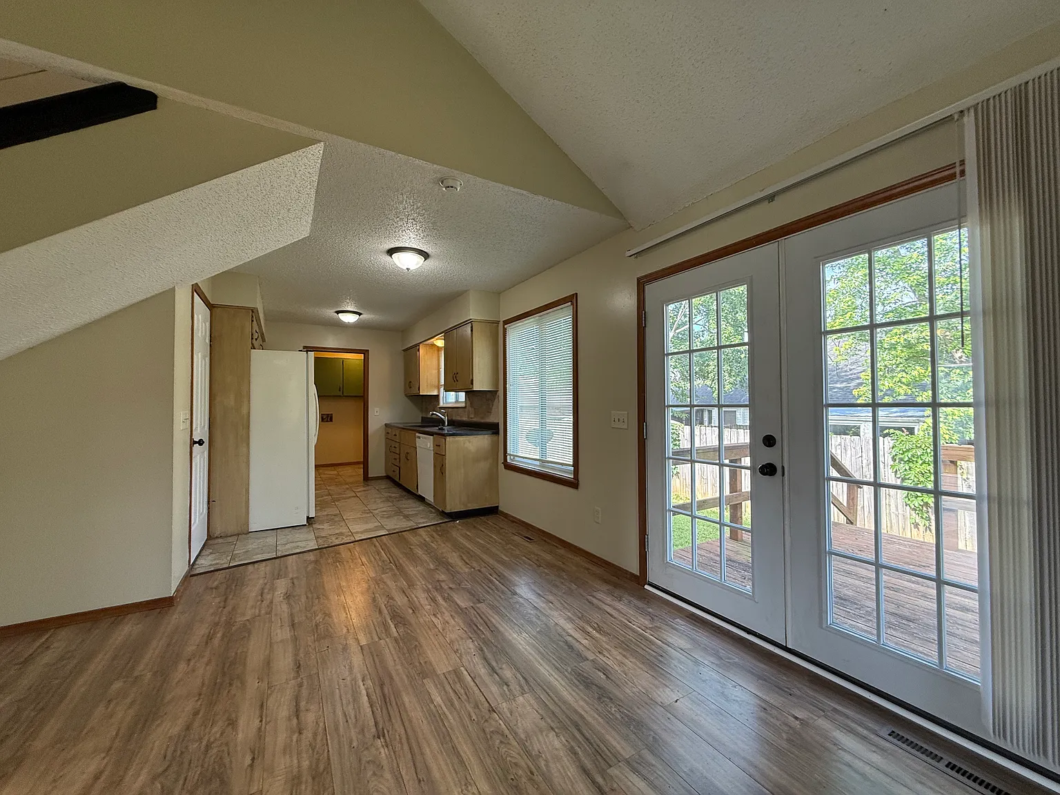 2 bed, 1694 sqft, $1,350 — Photo 4