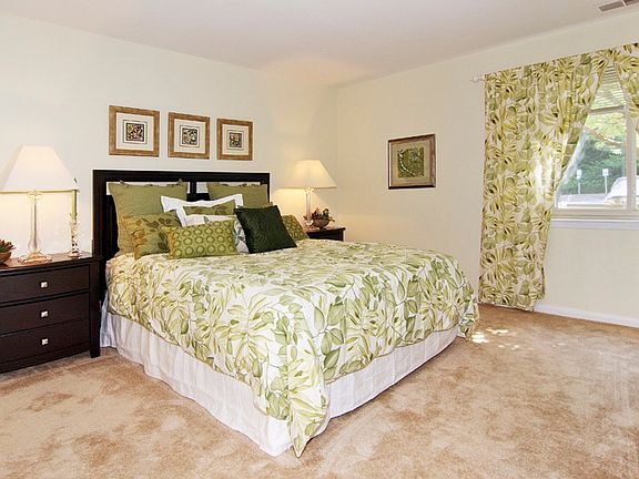 3rd image of 310 Stevens Cir APT 1B