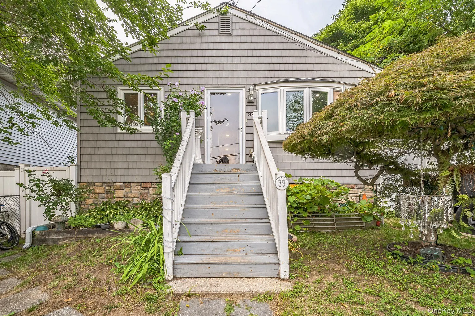 39 Willow Road photo 1