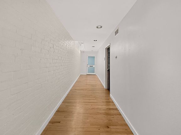 5th image of 4023 Travis St