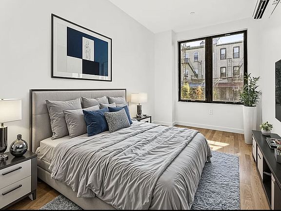 4th image of 314 Cornelia St Floor 2
