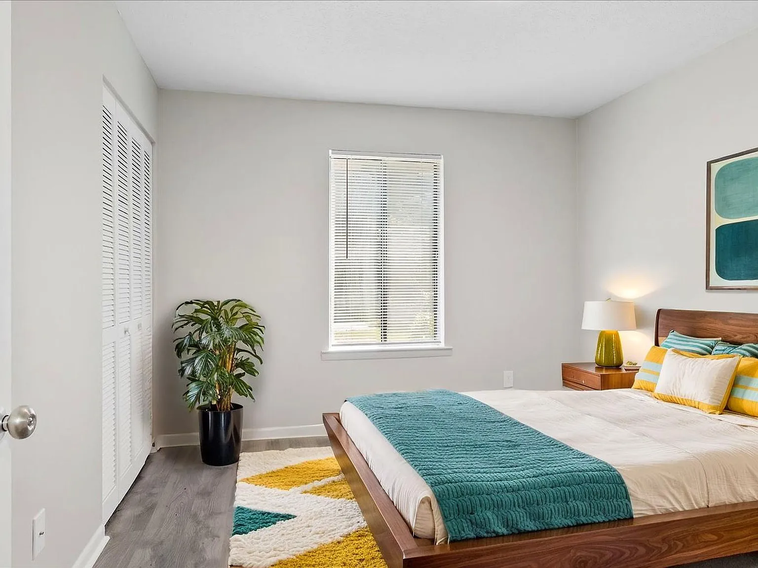Orleans Apartments — Photo 3