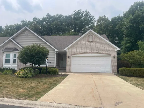 5126 Sandalwood Cir, Grand Blanc, MI 48439