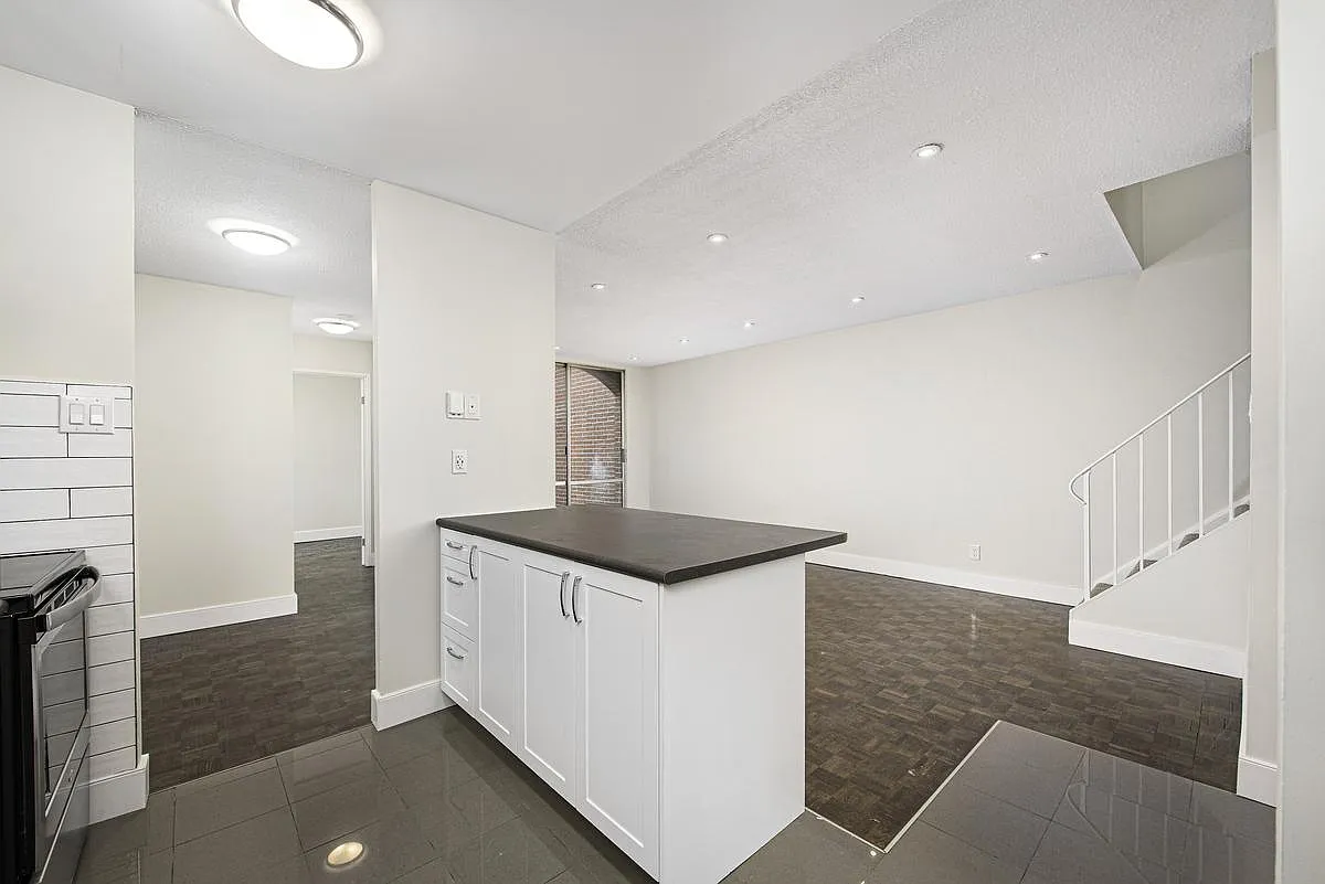 7280 Darcel Avenue — Photo 1