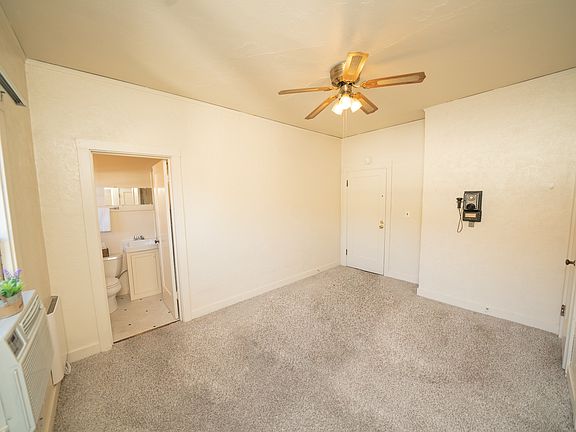 4th image of 914 23rd St APT 8
