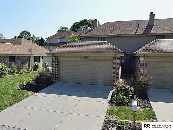 2nd image of 923 S 119th Ct