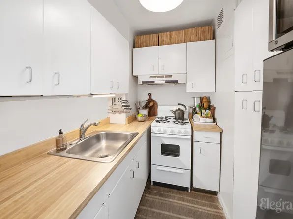155 East 34th Street 18H image 3 of 8